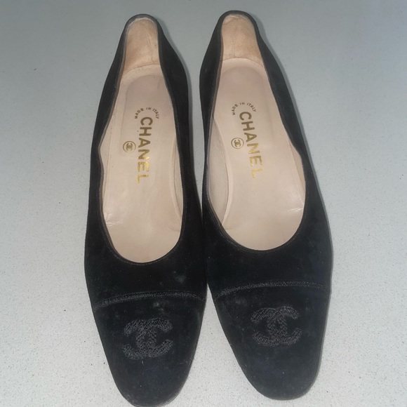 Chanel heels black suede size 38.5 - Picture 2 of 8